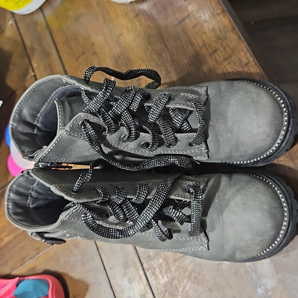 Kids boots